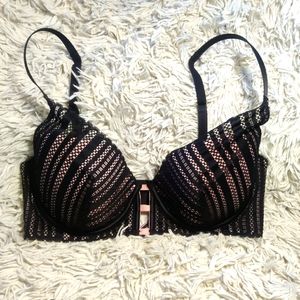 Victoria's Secret Lingerie Bra (34DD)
